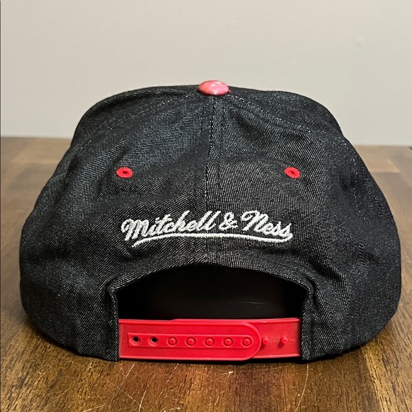 Mitchell & Ness Chicago Bulls Tie Dye Brim Embroidered SnapBack Hat - Picture 5 of 14
